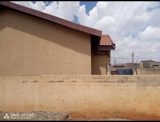 3 BEDROOM HOUSE FOR SALE IN BRAAMFISCHERVILLE